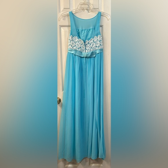 Vintage (1968) Blue with White Lace Prom Dress, approx size 4-6 - Picture 2 of 2